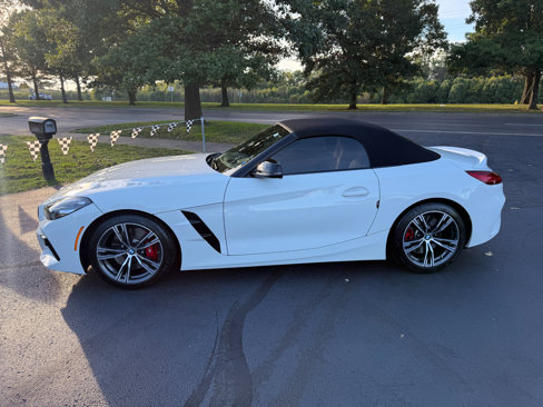 Used 2022 BMW Z4 M40i w/ Premium Package image 7