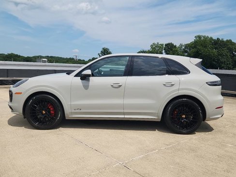 Certified 2023 Porsche Cayenne GTS image 2