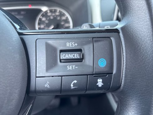 Used 2021 Nissan Rogue SV image 24