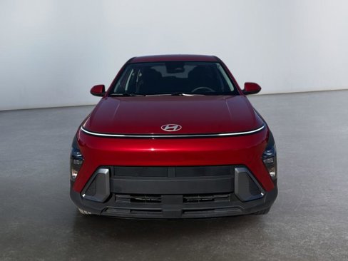 Certified 2025 Hyundai Kona SE image 2
