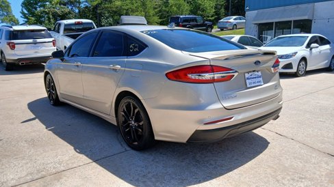 Used 2019 Ford Fusion SE w/ Equipment Group 151A image 6