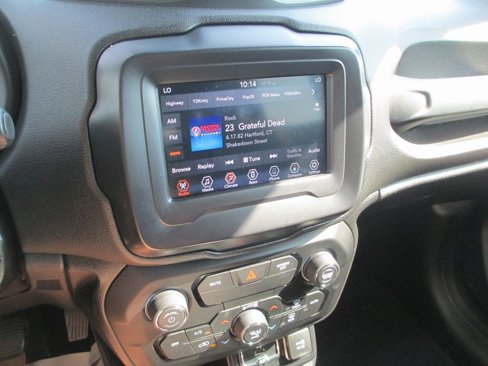 Used 2019 Jeep Renegade Latitude image 20