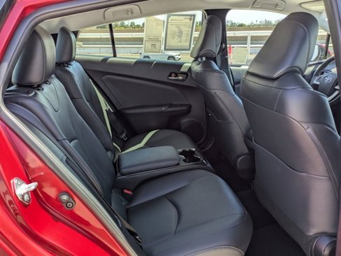 Used 2017 Toyota Prius Prime Premium image 7