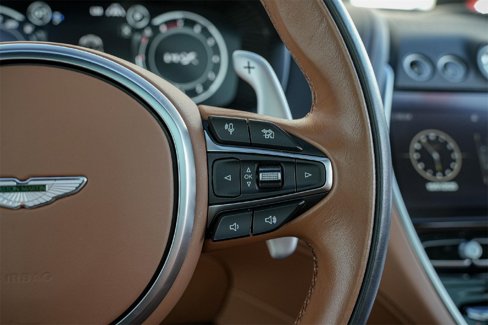 Used 2023 Aston Martin DBX image 24