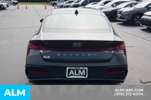 Used 2024 Hyundai Elantra SEL image 7