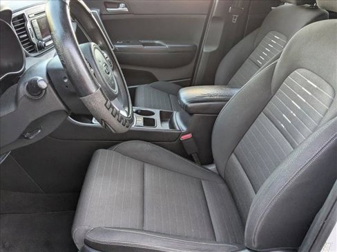 Used 2018 Kia Sportage LX image 15