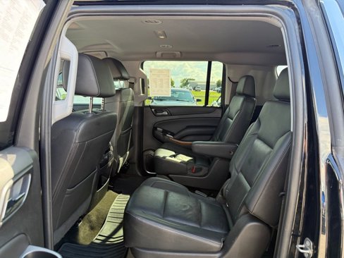 Used 2018 Chevrolet Suburban Premier image 11