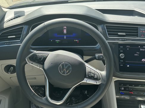 Used 2022 Volkswagen Tiguan SE image 23