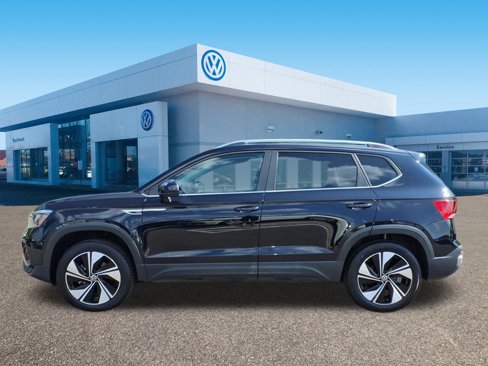 Certified 2024 Volkswagen Taos SE image 4