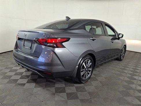 Used 2020 Nissan Versa SV image 10