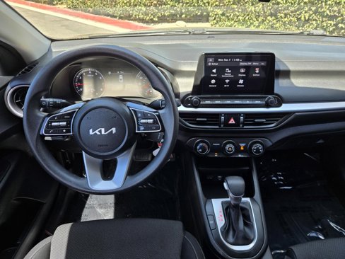 Used 2022 Kia Forte LXS w/ LXS Technology Package image 8