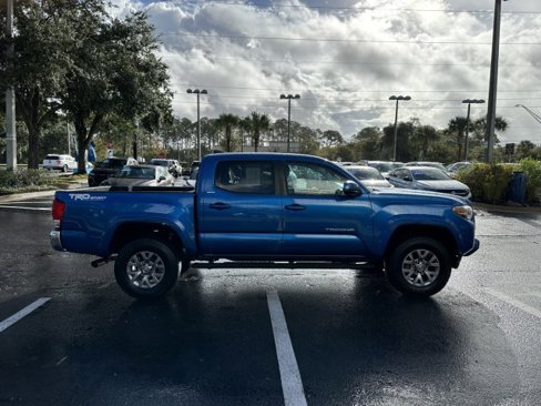 Used 2016 Toyota Tacoma TRD Sport image 8