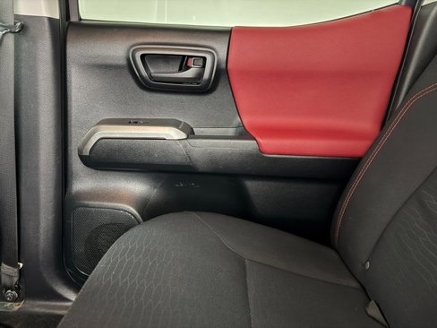 Used 2017 Toyota Tacoma SR5 image 32