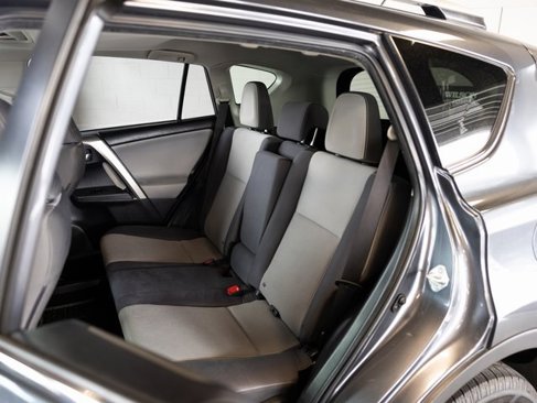 Used 2015 Toyota RAV4 XLE image 12