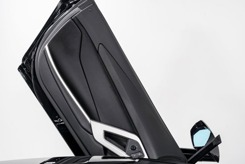 Used 2017 Lamborghini Aventador S image 9