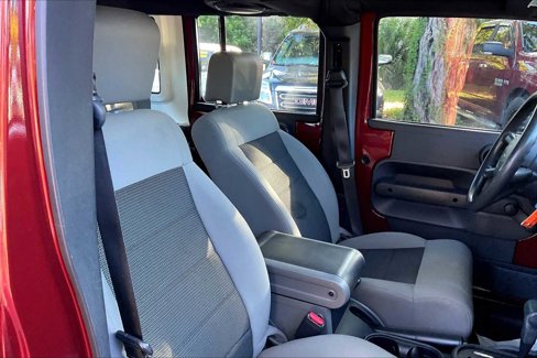 Used 2010 Jeep Wrangler Unlimited Sport image 7