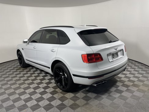 Used 2019 Bentley Bentayga image 3