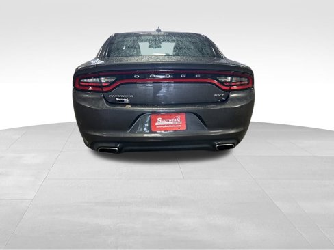 Used 2017 Dodge Charger SXT image 5