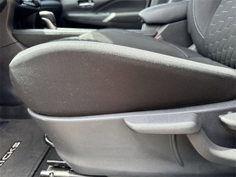 Used 2022 Nissan Kicks SV image 12
