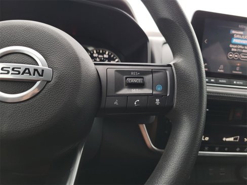 Used 2021 Nissan Rogue SV image 11