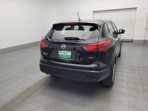 Used 2018 Nissan Rogue Sport S image 7