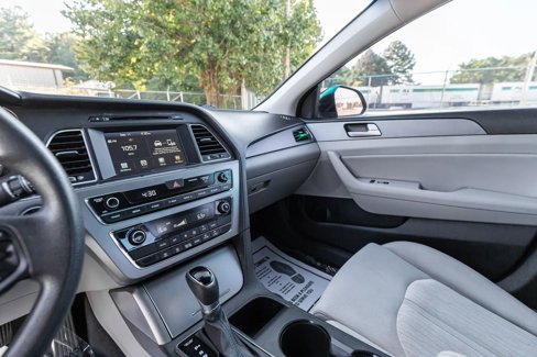 Used 2017 Hyundai Sonata SE image 19