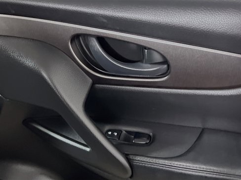 Used 2020 Nissan Rogue Sport S image 32