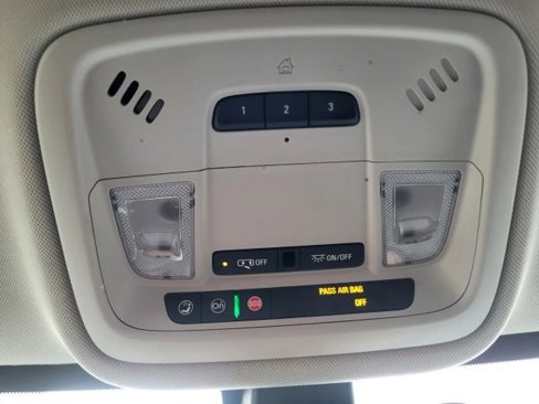 Used 2019 Chevrolet Traverse LT image 34