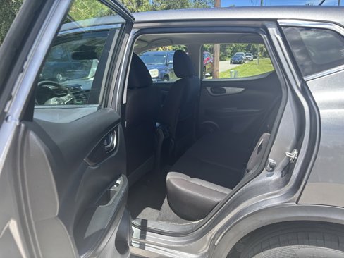 Used 2021 Nissan Rogue Sport S image 7