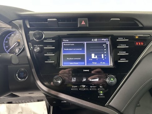 Used 2020 Toyota Camry SE image 26