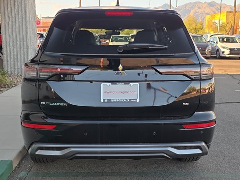 New 2025 Mitsubishi Outlander SE image 3
