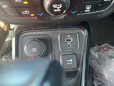 Used 2018 Jeep Compass Limited image 17