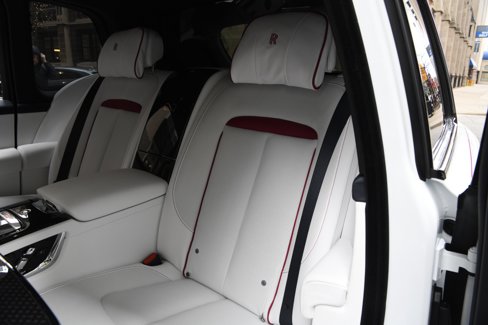 Used 2024 Rolls-Royce Cullinan Black Badge image 11