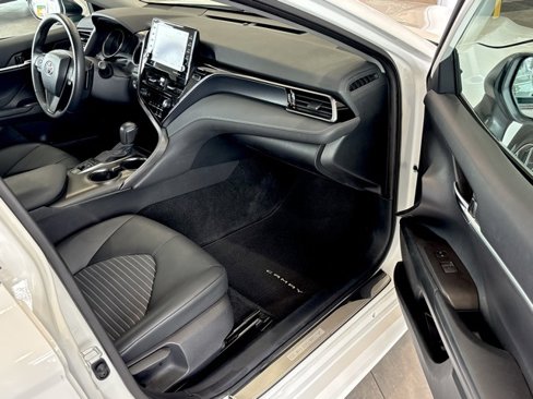 Used 2022 Toyota Camry SE image 27