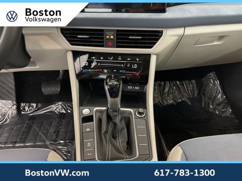 Used 2025 Volkswagen Jetta SE image 17