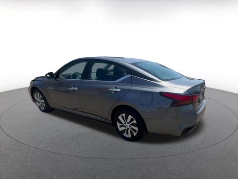 Used 2024 Nissan Altima 2.5 S image 10