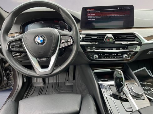 Used 2021 BMW 540i xDrive w/ Premium Package image 10