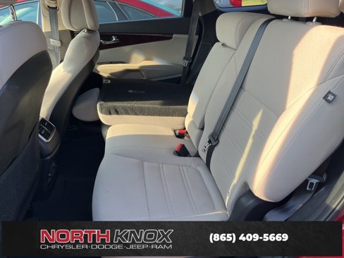 Used 2016 Kia Sorento LX image 10