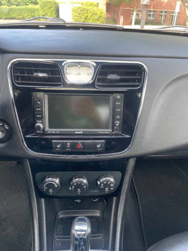 Used 2011 Chrysler 200 Limited image 31