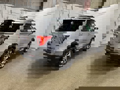 Certified 2020 Ford Explorer XLT w/ Equipment Group 202A image 7
