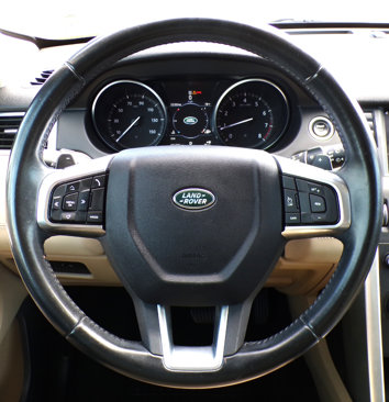 Used 2017 Land Rover Discovery Sport HSE image 16