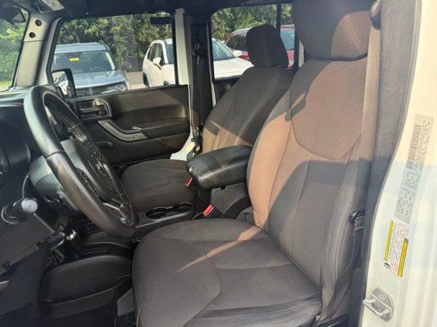 Used 2015 Jeep Wrangler Unlimited Sport w/ Connectivity Group image 10
