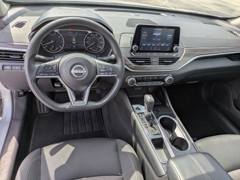 Used 2024 Nissan Altima 2.5 SV image 15
