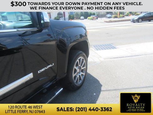 Used 2017 GMC Canyon Denali image 8