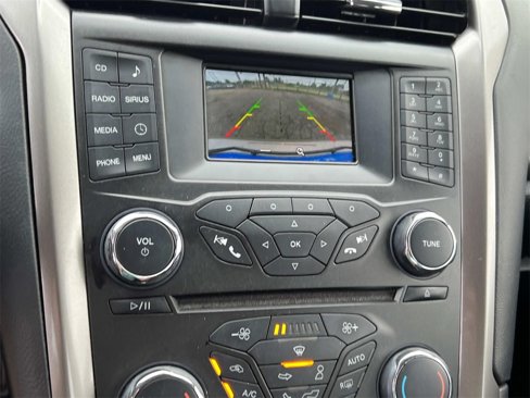 Used 2017 Ford Fusion SE image 18