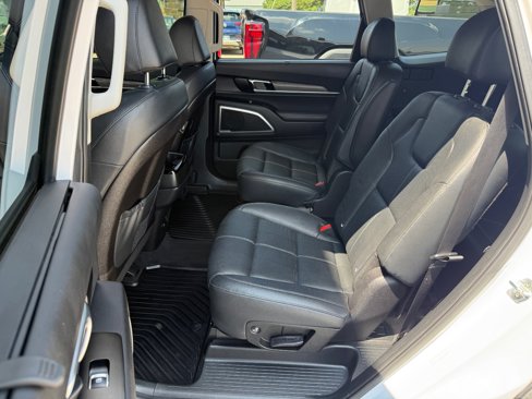 Used 2022 Kia Telluride EX w/ EX Premium Package image 10