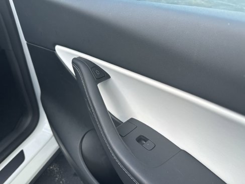 Used 2022 Tesla Model Y Performance image 33