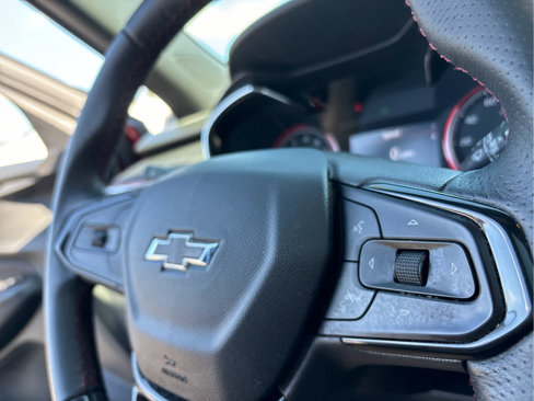 Used 2021 Chevrolet TrailBlazer RS w/ Sun and Liftgate Package image 12