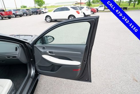 Used 2023 Hyundai Sonata Limited image 15