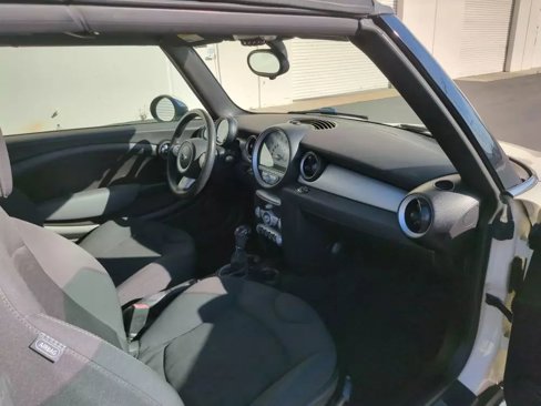 Used 2010 MINI Cooper Convertible image 10